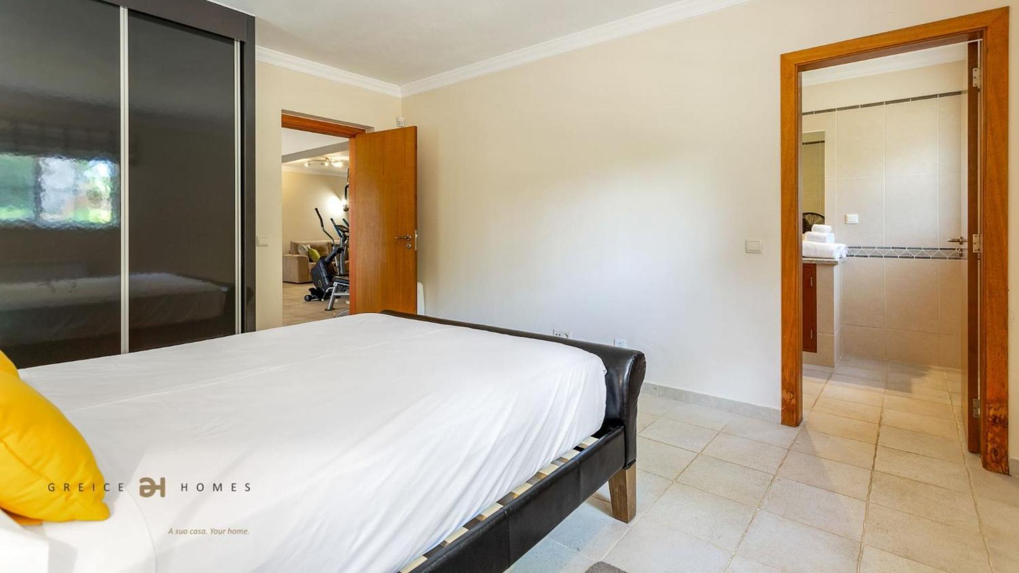 Luxuosa Moradia V5 Em Quarteira - Greice Homes المظهر الخارجي الصورة