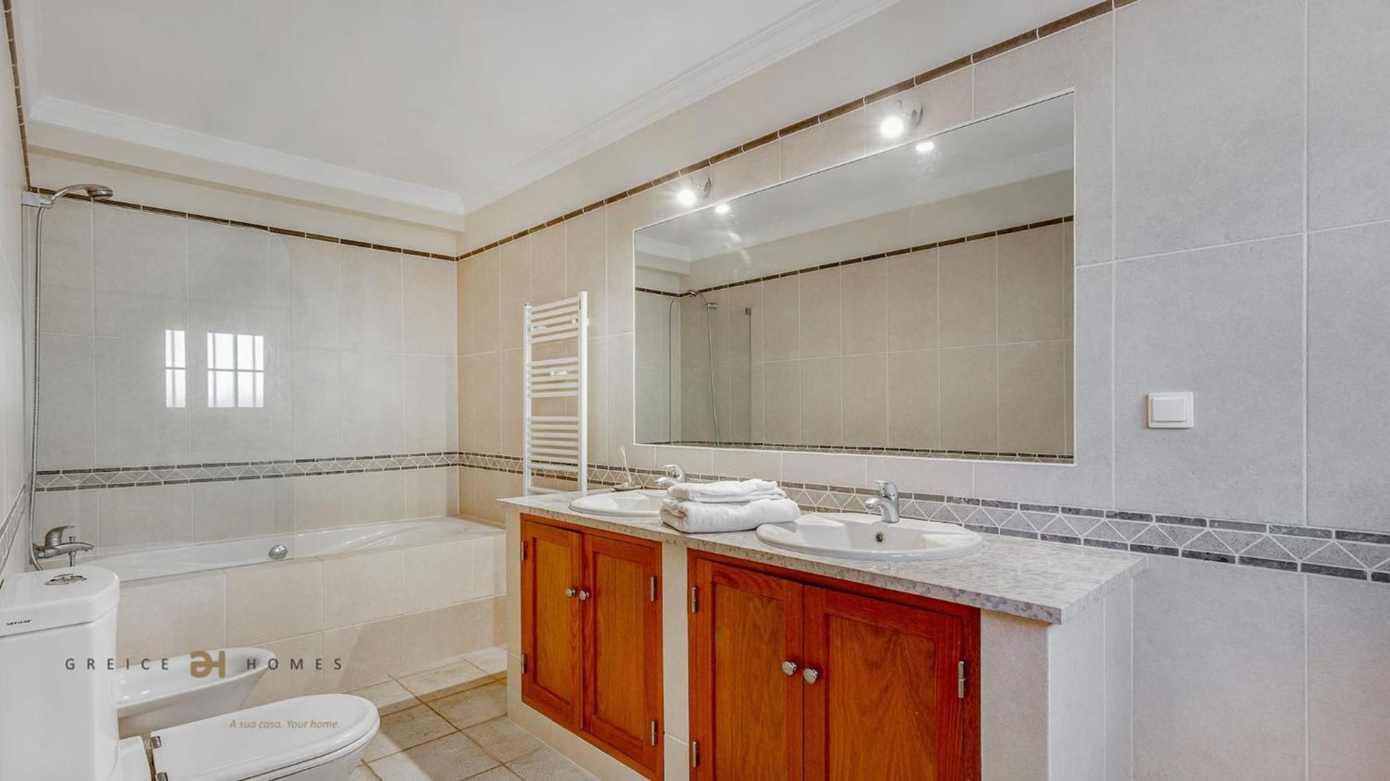 Luxuosa Moradia V5 Em Quarteira - Greice Homes المظهر الخارجي الصورة