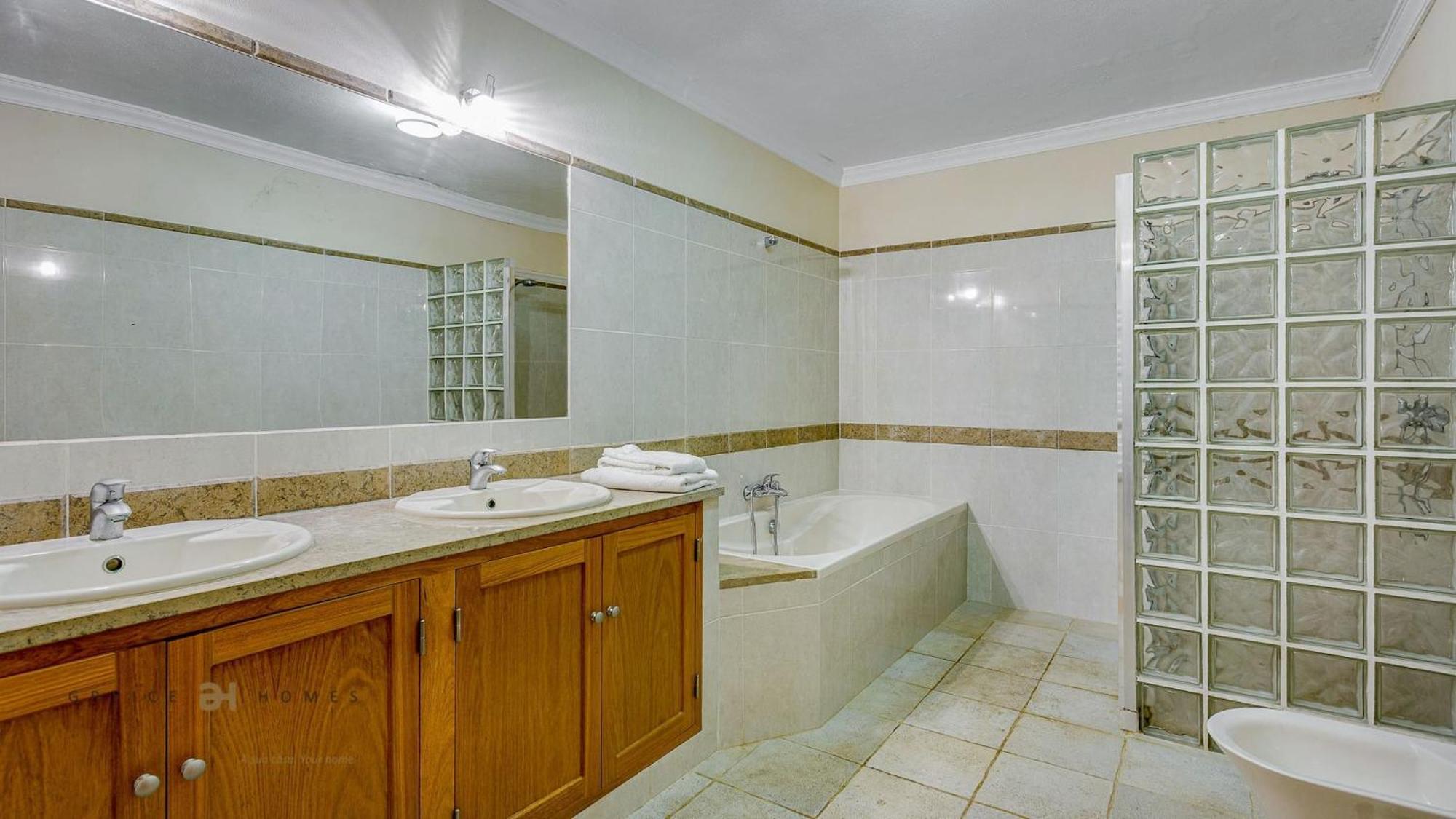 Luxuosa Moradia V5 Em Quarteira - Greice Homes المظهر الخارجي الصورة